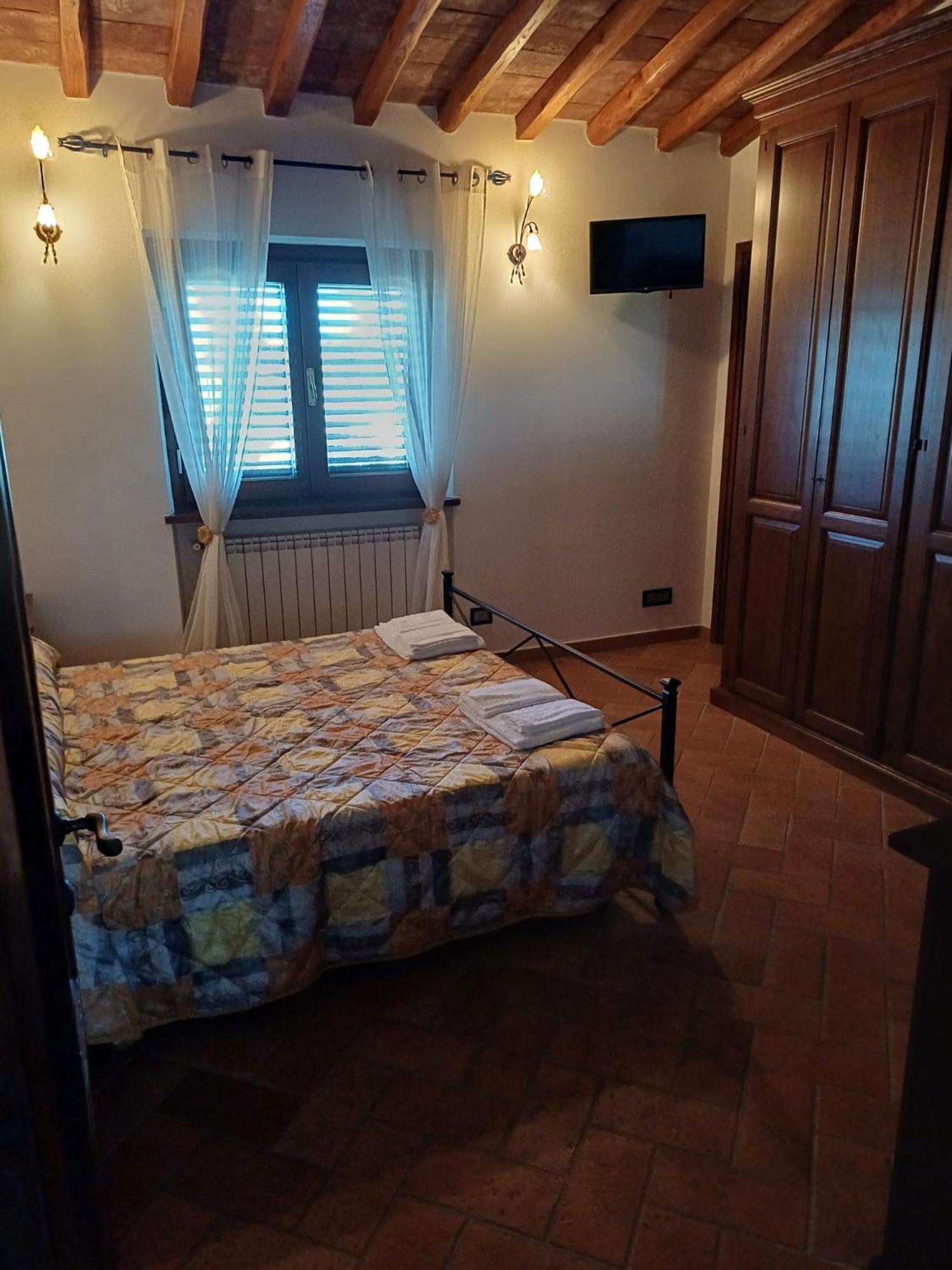 Appartamento Farfollie Pescia Romana Exterior foto